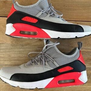 Nike Men’s Grey, Black & Red Air Max Sneakers